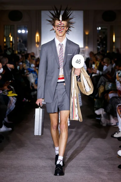 Look 32